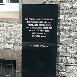 Gedenkstein an den Widerstand gegen die nationalsozialistische Gewaltherrschaft in Göttingen